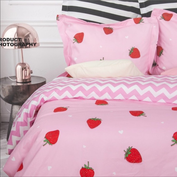 Microfiber Ultra Soft King Strawberry Duvet Cover - Picture 5 of 7